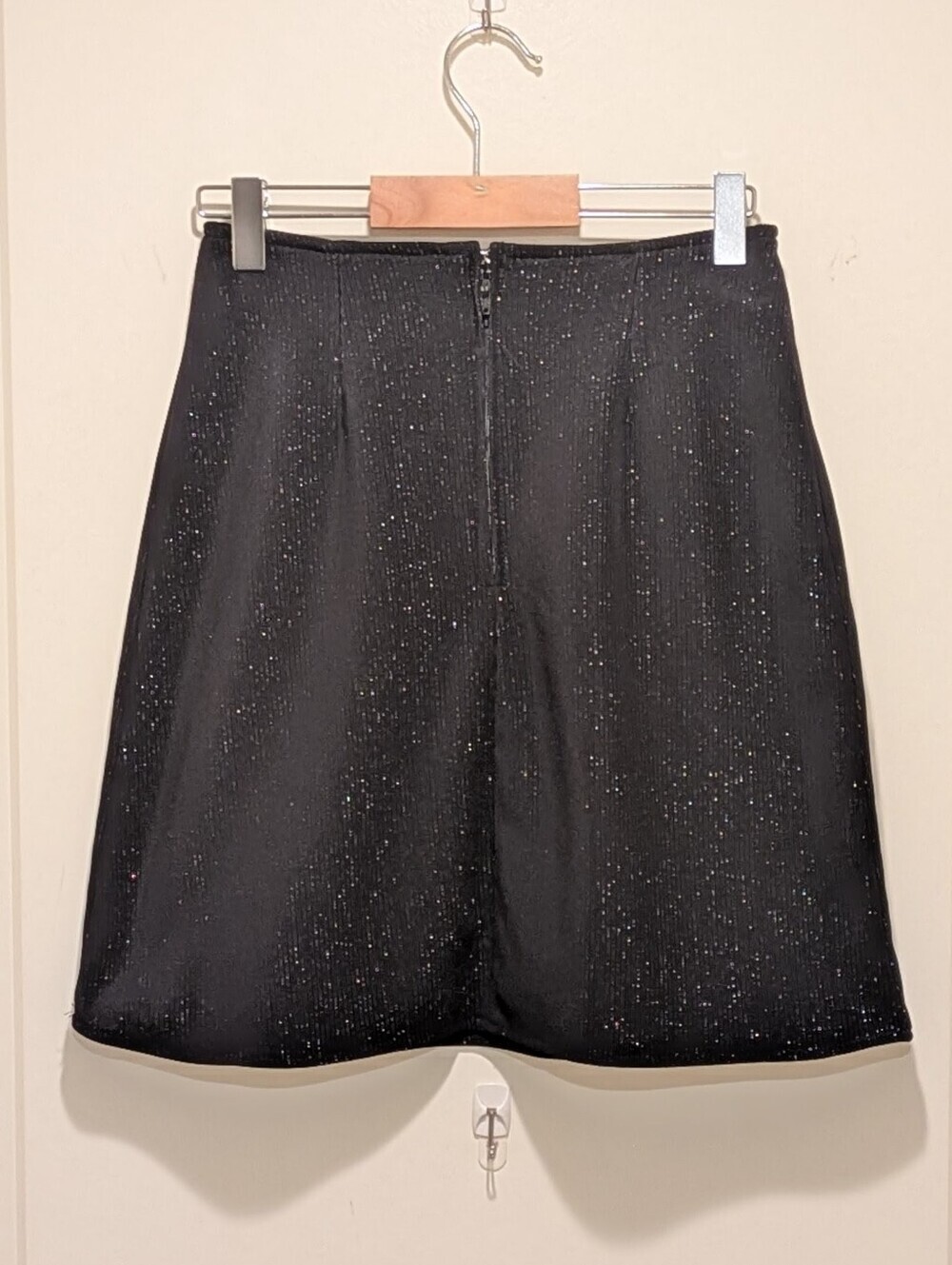 3/$30 EUC 90s Garage 1/2 Black Rib Knit Mini Skirt with Gold Metallic Threads - Picture 4 of 4